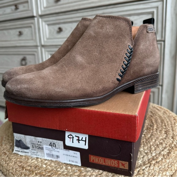 Pikolinos Women’s Ordino Suede Ankle Boot - Picture 3 of 13